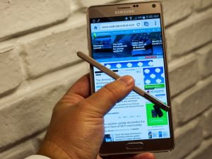 В первых партиях Samsung Galaxy Note 4 обнаружен дефект