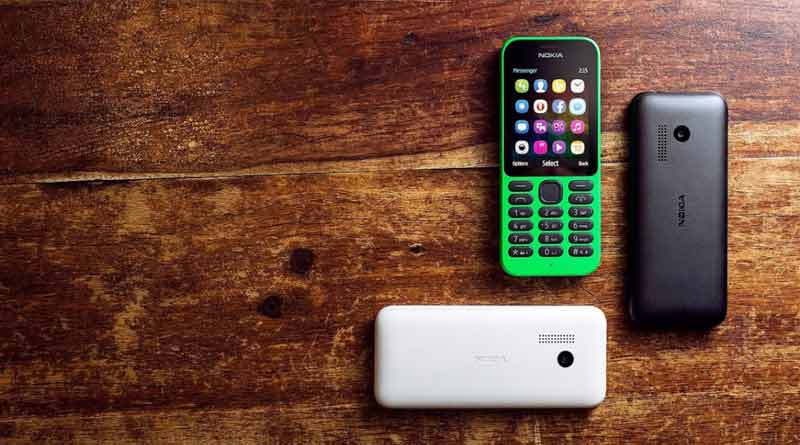 Мобильный телефон Nokia 215 - первый телефон Microsoft