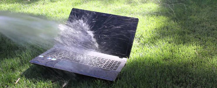 Что делать когда в ноутбук попала вода? Порядок действий