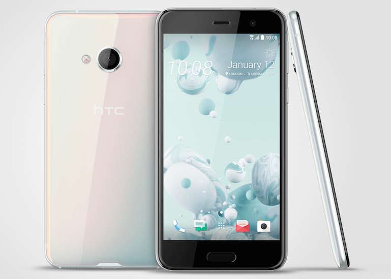 Смартфон среднего класса HTC U Play: фирменные наушники HTC