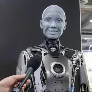 Робот-гуманоид Ameca дал интервью журналистам и пожаловался на одиночество